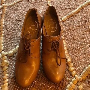 NWOT Jack Rogers laceup mule. Size 8.